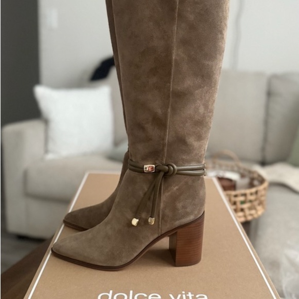 Dolce Vita Tan Heeled Boots with Elegant Silhouette 8